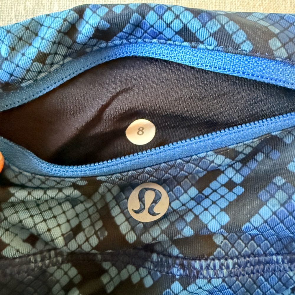 Lululemon "Full-On Luon" Blue Mini Ziggy Snake Print Cropped Leggings US 8 - Picture 9 of 13